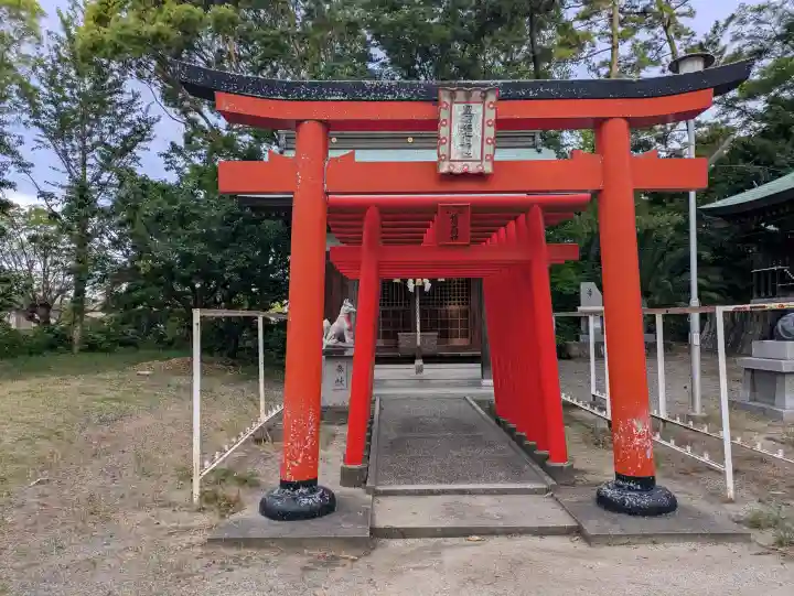 豊浜八幡神社の{uncategorized: "未分類", other: "その他", undefined: "問題あり", building: "その他建物", grave: "お墓", sacred_gate: "鳥居", guardian: "狛犬", statue: "像", buddha: "仏像", history: "歴史", nature: "自然", garden: "庭園", animal: "動物", pagoda: "塔", temizu: "手水舎", mountain_gate: "山門・神門", sanctuary: "本殿・本堂", subordinate: "末社・摂社", art: "芸術", scenery: "景色", jizo: "地蔵", ema: "絵馬", goshuin: "御朱印", omikuji: "おみくじ", items: "授与品その他", amulet: "お守り", goshuincho: "御朱印帳", eats: "食事", festival: "お祭り", votive_dance: "神楽", shichigosan: "七五三参", wedding: "結婚式", experience: "体験その他", initially: "初詣", around: "周辺", anti_infection: "感染症対策"}