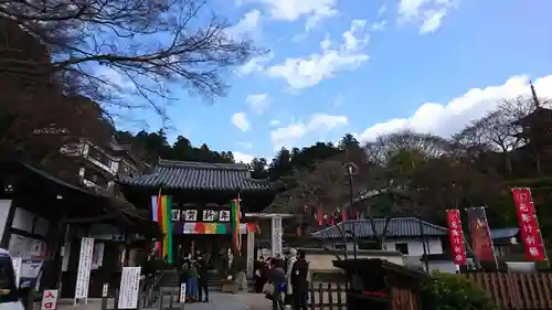 岡寺（龍蓋寺）の山門