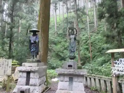 満願寺の像