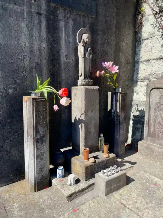 称名寺の{uncategorized: "未分類", other: "その他", undefined: "問題あり", building: "その他建物", grave: "お墓", sacred_gate: "鳥居", guardian: "狛犬", statue: "像", buddha: "仏像", history: "歴史", nature: "自然", garden: "庭園", animal: "動物", pagoda: "塔", temizu: "手水舎", mountain_gate: "山門・神門", sanctuary: "本殿・本堂", subordinate: "末社・摂社", art: "芸術", scenery: "景色", jizo: "地蔵", ema: "絵馬", goshuin: "御朱印", omikuji: "おみくじ", items: "授与品その他", amulet: "お守り", goshuincho: "御朱印帳", eats: "食事", festival: "お祭り", votive_dance: "神楽", shichigosan: "七五三参", wedding: "結婚式", experience: "体験その他", initially: "初詣", around: "周辺", anti_infection: "感染症対策"}