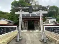 松尾八幡宮の{uncategorized: "未分類", other: "その他", undefined: "問題あり", building: "その他建物", grave: "お墓", sacred_gate: "鳥居", guardian: "狛犬", statue: "像", buddha: "仏像", history: "歴史", nature: "自然", garden: "庭園", animal: "動物", pagoda: "塔", temizu: "手水舎", mountain_gate: "山門・神門", sanctuary: "本殿・本堂", subordinate: "末社・摂社", art: "芸術", scenery: "景色", jizo: "地蔵", ema: "絵馬", goshuin: "御朱印", omikuji: "おみくじ", items: "授与品その他", amulet: "お守り", goshuincho: "御朱印帳", eats: "食事", festival: "お祭り", votive_dance: "神楽", shichigosan: "七五三参", wedding: "結婚式", experience: "体験その他", initially: "初詣", around: "周辺", anti_infection: "感染症対策"}