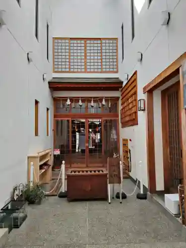 出雲大社大阪分院の{uncategorized: "未分類", other: "その他", undefined: "問題あり", building: "その他建物", grave: "お墓", sacred_gate: "鳥居", guardian: "狛犬", statue: "像", buddha: "仏像", history: "歴史", nature: "自然", garden: "庭園", animal: "動物", pagoda: "塔", temizu: "手水舎", mountain_gate: "山門・神門", sanctuary: "本殿・本堂", subordinate: "末社・摂社", art: "芸術", scenery: "景色", jizo: "地蔵", ema: "絵馬", goshuin: "御朱印", omikuji: "おみくじ", items: "授与品その他", amulet: "お守り", goshuincho: "御朱印帳", eats: "食事", festival: "お祭り", votive_dance: "神楽", shichigosan: "七五三参", wedding: "結婚式", experience: "体験その他", initially: "初詣", around: "周辺", anti_infection: "感染症対策"}