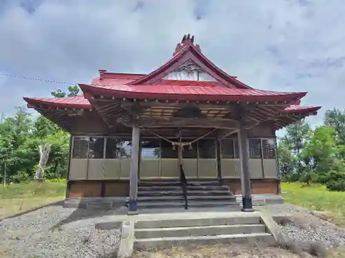 共成神社の本殿