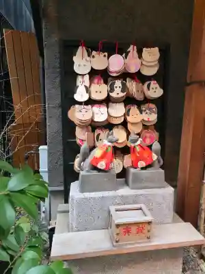 五十稲荷神社(栄寿稲荷神社)の{uncategorized: "未分類", other: "その他", undefined: "問題あり", building: "その他建物", grave: "お墓", sacred_gate: "鳥居", guardian: "狛犬", statue: "像", buddha: "仏像", history: "歴史", nature: "自然", garden: "庭園", animal: "動物", pagoda: "塔", temizu: "手水舎", mountain_gate: "山門・神門", sanctuary: "本殿・本堂", subordinate: "末社・摂社", art: "芸術", scenery: "景色", jizo: "地蔵", ema: "絵馬", goshuin: "御朱印", omikuji: "おみくじ", items: "授与品その他", amulet: "お守り", goshuincho: "御朱印帳", eats: "食事", festival: "お祭り", votive_dance: "神楽", shichigosan: "七五三参", wedding: "結婚式", experience: "体験その他", initially: "初詣", around: "周辺", anti_infection: "感染症対策"}