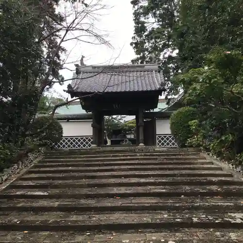 醫王寺の山門