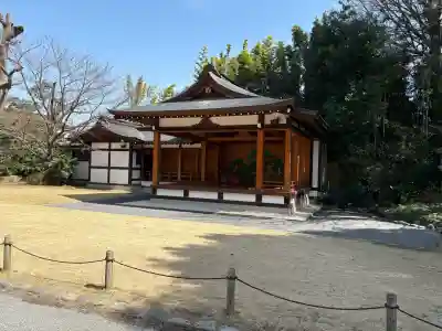 阿佐ヶ谷神明宮の{uncategorized: "未分類", other: "その他", undefined: "問題あり", building: "その他建物", grave: "お墓", sacred_gate: "鳥居", guardian: "狛犬", statue: "像", buddha: "仏像", history: "歴史", nature: "自然", garden: "庭園", animal: "動物", pagoda: "塔", temizu: "手水舎", mountain_gate: "山門・神門", sanctuary: "本殿・本堂", subordinate: "末社・摂社", art: "芸術", scenery: "景色", jizo: "地蔵", ema: "絵馬", goshuin: "御朱印", omikuji: "おみくじ", items: "授与品その他", amulet: "お守り", goshuincho: "御朱印帳", eats: "食事", festival: "お祭り", votive_dance: "神楽", shichigosan: "七五三参", wedding: "結婚式", experience: "体験その他", initially: "初詣", around: "周辺", anti_infection: "感染症対策"}