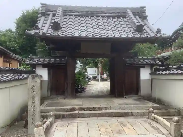 蓮花院の山門・神門