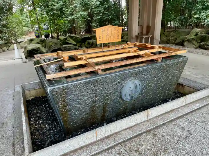 寒川神社の{uncategorized: "未分類", other: "その他", undefined: "問題あり", building: "その他建物", grave: "お墓", sacred_gate: "鳥居", guardian: "狛犬", statue: "像", buddha: "仏像", history: "歴史", nature: "自然", garden: "庭園", animal: "動物", pagoda: "塔", temizu: "手水舎", mountain_gate: "山門・神門", sanctuary: "本殿・本堂", subordinate: "末社・摂社", art: "芸術", scenery: "景色", jizo: "地蔵", ema: "絵馬", goshuin: "御朱印", omikuji: "おみくじ", items: "授与品その他", amulet: "お守り", goshuincho: "御朱印帳", eats: "食事", festival: "お祭り", votive_dance: "神楽", shichigosan: "七五三参", wedding: "結婚式", experience: "体験その他", initially: "初詣", around: "周辺", anti_infection: "感染症対策"}