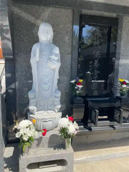 禅定院の{uncategorized: "未分類", other: "その他", undefined: "問題あり", building: "その他建物", grave: "お墓", sacred_gate: "鳥居", guardian: "狛犬", statue: "像", buddha: "仏像", history: "歴史", nature: "自然", garden: "庭園", animal: "動物", pagoda: "塔", temizu: "手水舎", mountain_gate: "山門・神門", sanctuary: "本殿・本堂", subordinate: "末社・摂社", art: "芸術", scenery: "景色", jizo: "地蔵", ema: "絵馬", goshuin: "御朱印", omikuji: "おみくじ", items: "授与品その他", amulet: "お守り", goshuincho: "御朱印帳", eats: "食事", festival: "お祭り", votive_dance: "神楽", shichigosan: "七五三参", wedding: "結婚式", experience: "体験その他", initially: "初詣", around: "周辺", anti_infection: "感染症対策"}