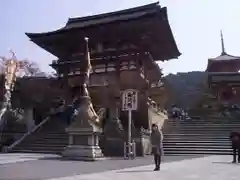 清水寺の山門