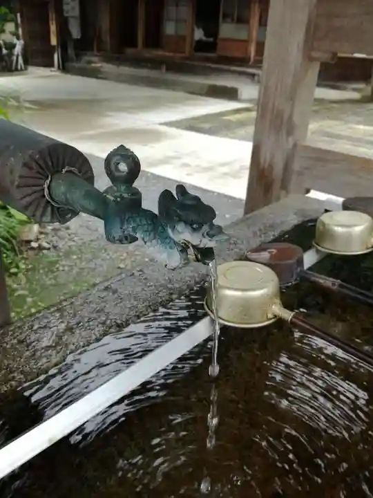 太平山神社の手水舎