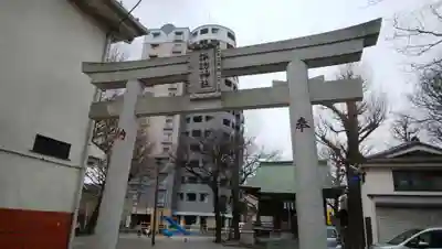 諏訪神社の鳥居