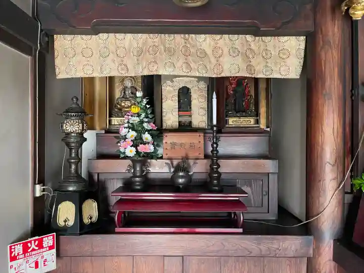 西徳寺の{uncategorized: "未分類", other: "その他", undefined: "問題あり", building: "その他建物", grave: "お墓", sacred_gate: "鳥居", guardian: "狛犬", statue: "像", buddha: "仏像", history: "歴史", nature: "自然", garden: "庭園", animal: "動物", pagoda: "塔", temizu: "手水舎", mountain_gate: "山門・神門", sanctuary: "本殿・本堂", subordinate: "末社・摂社", art: "芸術", scenery: "景色", jizo: "地蔵", ema: "絵馬", goshuin: "御朱印", omikuji: "おみくじ", items: "授与品その他", amulet: "お守り", goshuincho: "御朱印帳", eats: "食事", festival: "お祭り", votive_dance: "神楽", shichigosan: "七五三参", wedding: "結婚式", experience: "体験その他", initially: "初詣", around: "周辺", anti_infection: "感染症対策"}