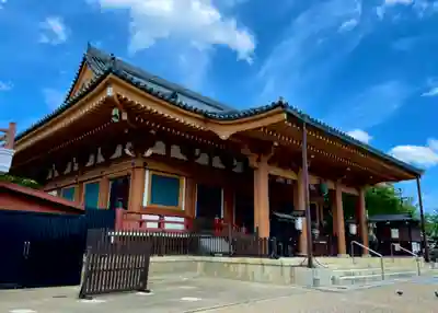 壬生寺の本殿・本堂