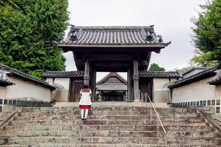 西蓮寺の山門・神門