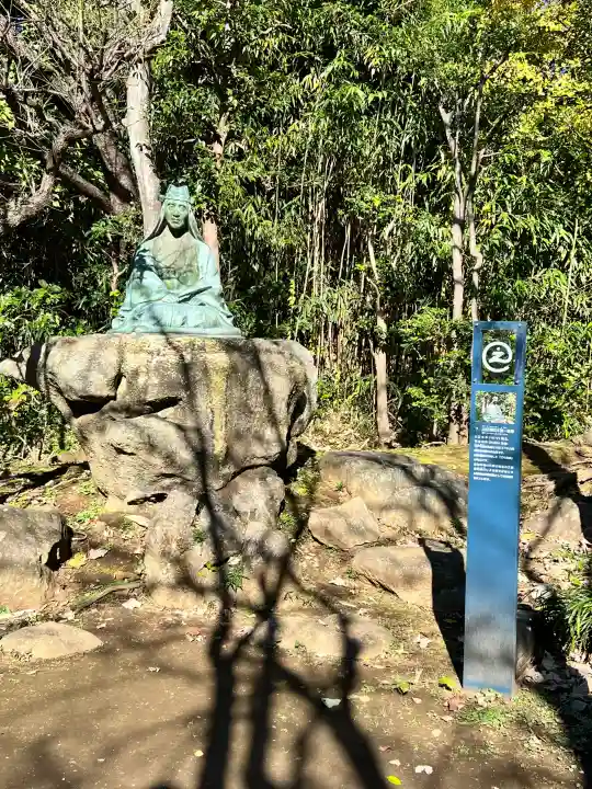 江島神社の{uncategorized: "未分類", other: "その他", undefined: "問題あり", building: "その他建物", grave: "お墓", sacred_gate: "鳥居", guardian: "狛犬", statue: "像", buddha: "仏像", history: "歴史", nature: "自然", garden: "庭園", animal: "動物", pagoda: "塔", temizu: "手水舎", mountain_gate: "山門・神門", sanctuary: "本殿・本堂", subordinate: "末社・摂社", art: "芸術", scenery: "景色", jizo: "地蔵", ema: "絵馬", goshuin: "御朱印", omikuji: "おみくじ", items: "授与品その他", amulet: "お守り", goshuincho: "御朱印帳", eats: "食事", festival: "お祭り", votive_dance: "神楽", shichigosan: "七五三参", wedding: "結婚式", experience: "体験その他", initially: "初詣", around: "周辺", anti_infection: "感染症対策"}