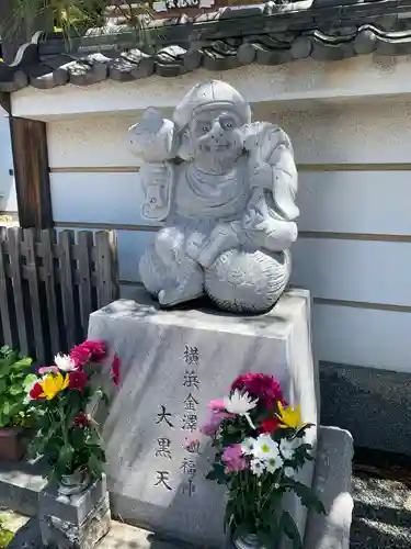 龍華寺の像