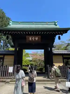豪徳寺の山門・神門