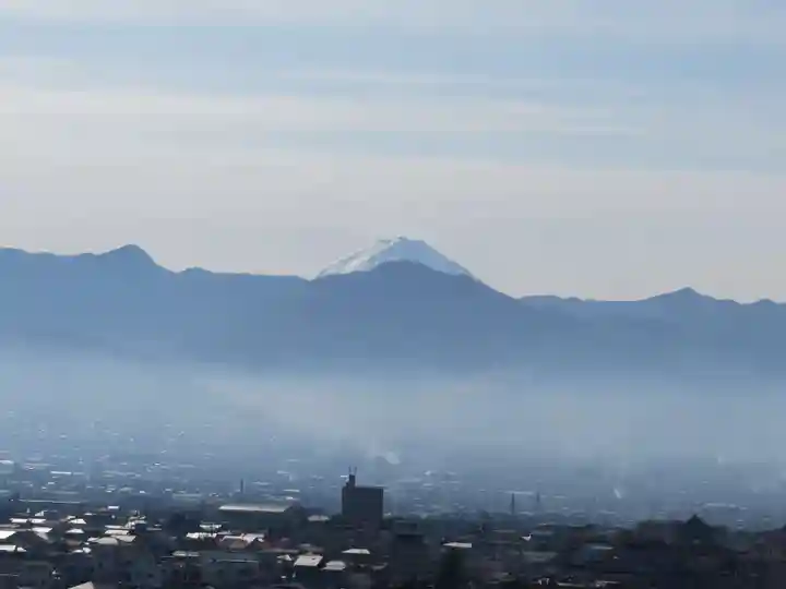 差出磯大嶽山神社 仕事と健康と厄よけの神さまの景色