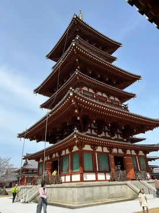 薬師寺の{uncategorized: "未分類", other: "その他", undefined: "問題あり", building: "その他建物", grave: "お墓", sacred_gate: "鳥居", guardian: "狛犬", statue: "像", buddha: "仏像", history: "歴史", nature: "自然", garden: "庭園", animal: "動物", pagoda: "塔", temizu: "手水舎", mountain_gate: "山門・神門", sanctuary: "本殿・本堂", subordinate: "末社・摂社", art: "芸術", scenery: "景色", jizo: "地蔵", ema: "絵馬", goshuin: "御朱印", omikuji: "おみくじ", items: "授与品その他", amulet: "お守り", goshuincho: "御朱印帳", eats: "食事", festival: "お祭り", votive_dance: "神楽", shichigosan: "七五三参", wedding: "結婚式", experience: "体験その他", initially: "初詣", around: "周辺", anti_infection: "感染症対策"}