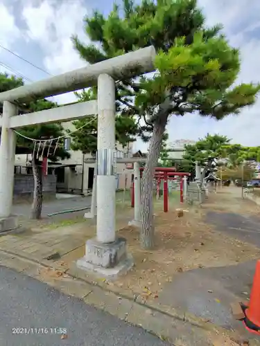 四郎介稲荷神社の鳥居