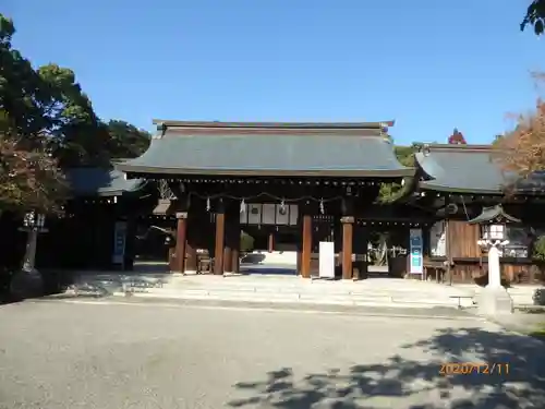 竈山神社の山門