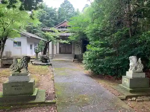 興神社の狛犬