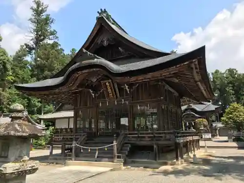 馬見岡綿向神社の本殿