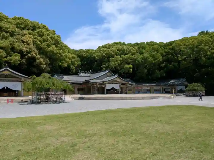 福岡縣護國神社の{uncategorized: "未分類", other: "その他", undefined: "問題あり", building: "その他建物", grave: "お墓", sacred_gate: "鳥居", guardian: "狛犬", statue: "像", buddha: "仏像", history: "歴史", nature: "自然", garden: "庭園", animal: "動物", pagoda: "塔", temizu: "手水舎", mountain_gate: "山門・神門", sanctuary: "本殿・本堂", subordinate: "末社・摂社", art: "芸術", scenery: "景色", jizo: "地蔵", ema: "絵馬", goshuin: "御朱印", omikuji: "おみくじ", items: "授与品その他", amulet: "お守り", goshuincho: "御朱印帳", eats: "食事", festival: "お祭り", votive_dance: "神楽", shichigosan: "七五三参", wedding: "結婚式", experience: "体験その他", initially: "初詣", around: "周辺", anti_infection: "感染症対策"}