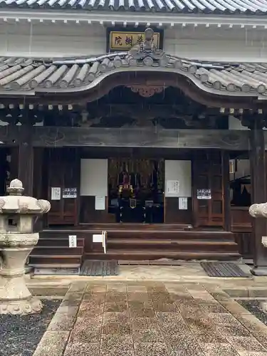 國前寺の本殿