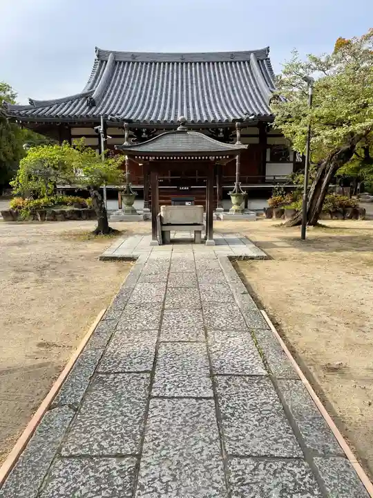 昆陽寺の本殿・本堂