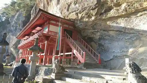 達谷西光寺の本殿・本堂