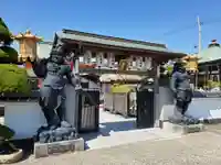 西光寺の山門・神門