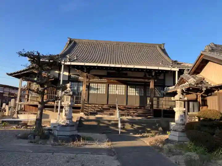 三月寺の本殿・本堂