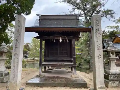 備中国總社の{uncategorized: "未分類", other: "その他", undefined: "問題あり", building: "その他建物", grave: "お墓", sacred_gate: "鳥居", guardian: "狛犬", statue: "像", buddha: "仏像", history: "歴史", nature: "自然", garden: "庭園", animal: "動物", pagoda: "塔", temizu: "手水舎", mountain_gate: "山門・神門", sanctuary: "本殿・本堂", subordinate: "末社・摂社", art: "芸術", scenery: "景色", jizo: "地蔵", ema: "絵馬", goshuin: "御朱印", omikuji: "おみくじ", items: "授与品その他", amulet: "お守り", goshuincho: "御朱印帳", eats: "食事", festival: "お祭り", votive_dance: "神楽", shichigosan: "七五三参", wedding: "結婚式", experience: "体験その他", initially: "初詣", around: "周辺", anti_infection: "感染症対策"}