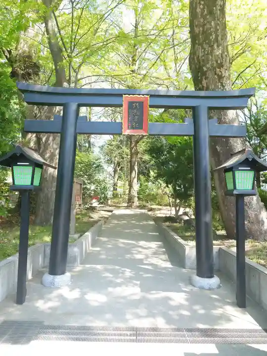 柞祖霊社の{uncategorized: "未分類", other: "その他", undefined: "問題あり", building: "その他建物", grave: "お墓", sacred_gate: "鳥居", guardian: "狛犬", statue: "像", buddha: "仏像", history: "歴史", nature: "自然", garden: "庭園", animal: "動物", pagoda: "塔", temizu: "手水舎", mountain_gate: "山門・神門", sanctuary: "本殿・本堂", subordinate: "末社・摂社", art: "芸術", scenery: "景色", jizo: "地蔵", ema: "絵馬", goshuin: "御朱印", omikuji: "おみくじ", items: "授与品その他", amulet: "お守り", goshuincho: "御朱印帳", eats: "食事", festival: "お祭り", votive_dance: "神楽", shichigosan: "七五三参", wedding: "結婚式", experience: "体験その他", initially: "初詣", around: "周辺", anti_infection: "感染症対策"}