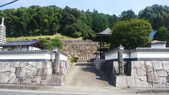 瀧泉寺の山門・神門