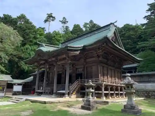 金華山黄金山神社の本殿