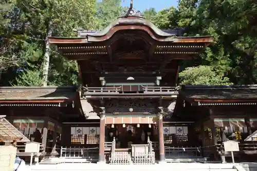 諏訪大社下社秋宮の本殿・本堂