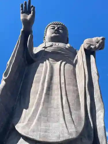 東本願寺本廟 牛久浄苑（牛久大仏）の仏像