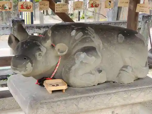 打出天神社の像