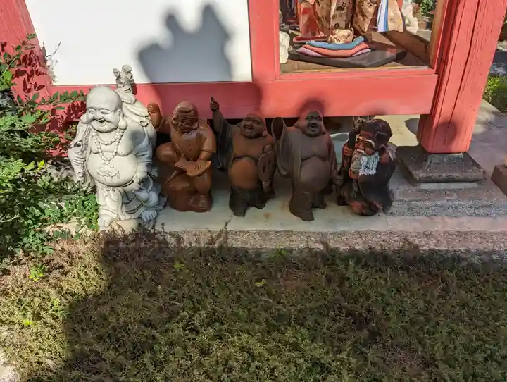 粟嶋堂宗徳寺の像