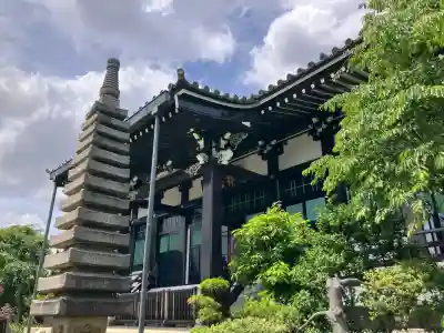 大音寺の{uncategorized: "未分類", other: "その他", undefined: "問題あり", building: "その他建物", grave: "お墓", sacred_gate: "鳥居", guardian: "狛犬", statue: "像", buddha: "仏像", history: "歴史", nature: "自然", garden: "庭園", animal: "動物", pagoda: "塔", temizu: "手水舎", mountain_gate: "山門・神門", sanctuary: "本殿・本堂", subordinate: "末社・摂社", art: "芸術", scenery: "景色", jizo: "地蔵", ema: "絵馬", goshuin: "御朱印", omikuji: "おみくじ", items: "授与品その他", amulet: "お守り", goshuincho: "御朱印帳", eats: "食事", festival: "お祭り", votive_dance: "神楽", shichigosan: "七五三参", wedding: "結婚式", experience: "体験その他", initially: "初詣", around: "周辺", anti_infection: "感染症対策"}