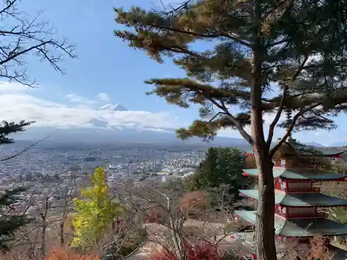 新倉富士浅間神社の景色