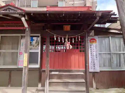 鐘塚稲荷神社の本殿