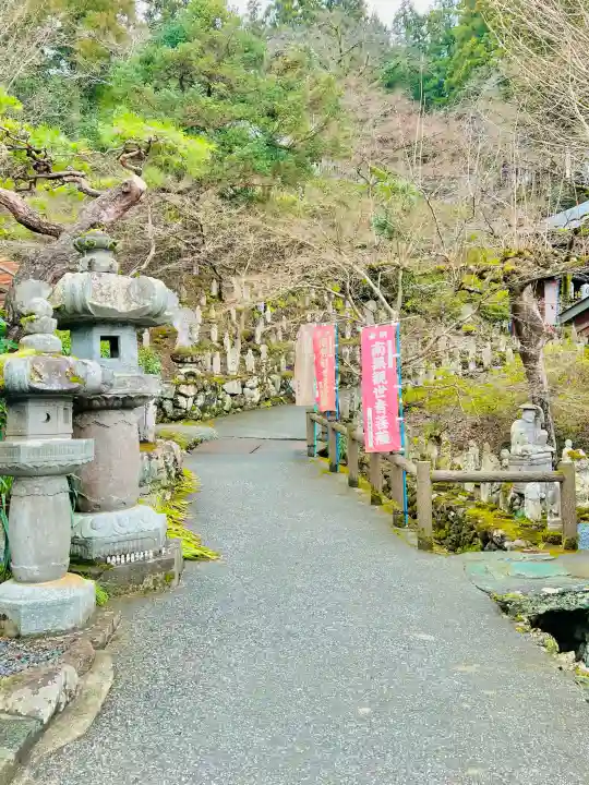 金昌寺の{uncategorized: "未分類", other: "その他", undefined: "問題あり", building: "その他建物", grave: "お墓", sacred_gate: "鳥居", guardian: "狛犬", statue: "像", buddha: "仏像", history: "歴史", nature: "自然", garden: "庭園", animal: "動物", pagoda: "塔", temizu: "手水舎", mountain_gate: "山門・神門", sanctuary: "本殿・本堂", subordinate: "末社・摂社", art: "芸術", scenery: "景色", jizo: "地蔵", ema: "絵馬", goshuin: "御朱印", omikuji: "おみくじ", items: "授与品その他", amulet: "お守り", goshuincho: "御朱印帳", eats: "食事", festival: "お祭り", votive_dance: "神楽", shichigosan: "七五三参", wedding: "結婚式", experience: "体験その他", initially: "初詣", around: "周辺", anti_infection: "感染症対策"}