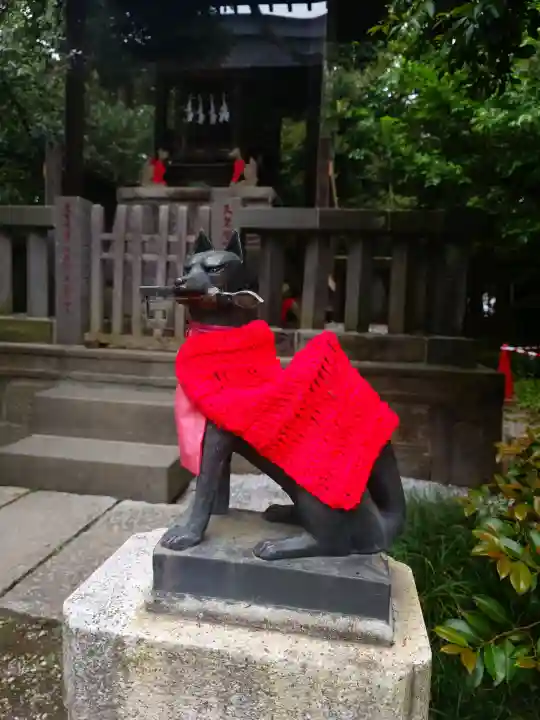 箭弓稲荷神社の{uncategorized: "未分類", other: "その他", undefined: "問題あり", building: "その他建物", grave: "お墓", sacred_gate: "鳥居", guardian: "狛犬", statue: "像", buddha: "仏像", history: "歴史", nature: "自然", garden: "庭園", animal: "動物", pagoda: "塔", temizu: "手水舎", mountain_gate: "山門・神門", sanctuary: "本殿・本堂", subordinate: "末社・摂社", art: "芸術", scenery: "景色", jizo: "地蔵", ema: "絵馬", goshuin: "御朱印", omikuji: "おみくじ", items: "授与品その他", amulet: "お守り", goshuincho: "御朱印帳", eats: "食事", festival: "お祭り", votive_dance: "神楽", shichigosan: "七五三参", wedding: "結婚式", experience: "体験その他", initially: "初詣", around: "周辺", anti_infection: "感染症対策"}