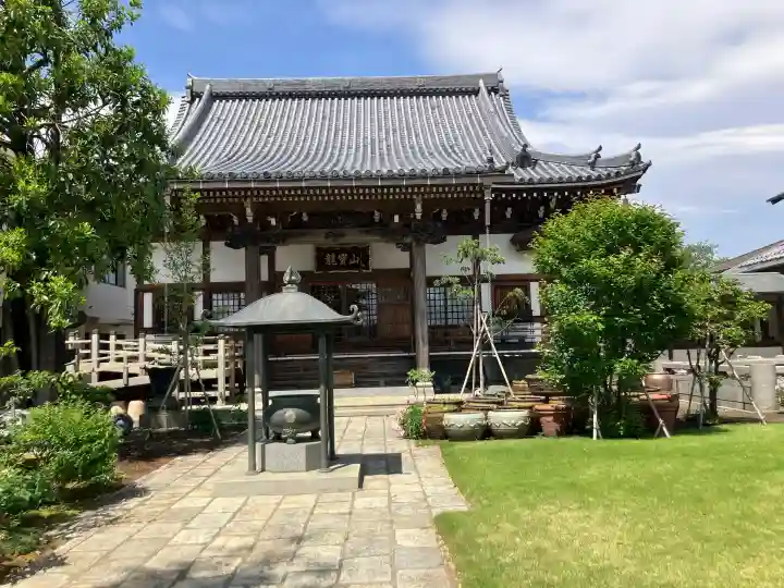 知行院の{uncategorized: "未分類", other: "その他", undefined: "問題あり", building: "その他建物", grave: "お墓", sacred_gate: "鳥居", guardian: "狛犬", statue: "像", buddha: "仏像", history: "歴史", nature: "自然", garden: "庭園", animal: "動物", pagoda: "塔", temizu: "手水舎", mountain_gate: "山門・神門", sanctuary: "本殿・本堂", subordinate: "末社・摂社", art: "芸術", scenery: "景色", jizo: "地蔵", ema: "絵馬", goshuin: "御朱印", omikuji: "おみくじ", items: "授与品その他", amulet: "お守り", goshuincho: "御朱印帳", eats: "食事", festival: "お祭り", votive_dance: "神楽", shichigosan: "七五三参", wedding: "結婚式", experience: "体験その他", initially: "初詣", around: "周辺", anti_infection: "感染症対策"}