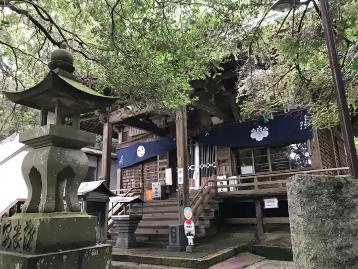 極楽寺の本殿・本堂