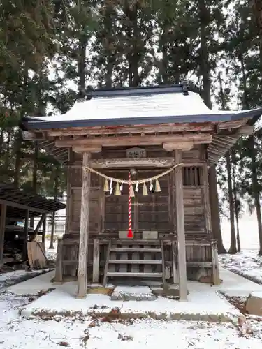 神明社の本殿